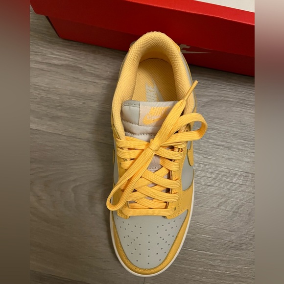 Wmns citron pulse dunks low - Picture 3 of 4